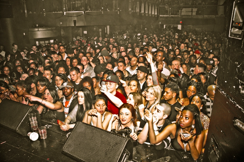 czNmcy1wcml2YXRlL3Jhd3BpeGVsX2ltYWdlcy93ZWJzaXRlX2NvbnRlbnQvbHIvcHgxMjkzMjk3LWltYWdlLWt6MmR6N3RjLmpwZw 1 - Nairobi Events Guide Crowd Hip Hop concert, unkown